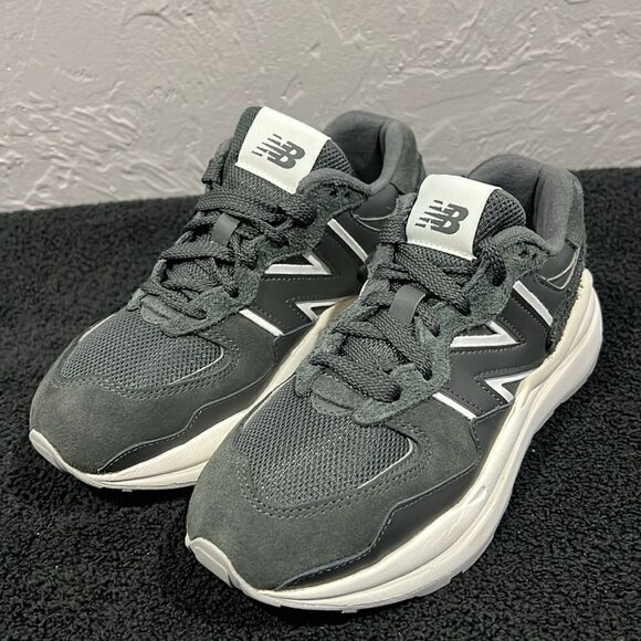 🔥🔥 New Balance 57/40 Low Blacktop Running Shoes Women Sz 7.5 - EXCELLENT - Picture 3 of 14